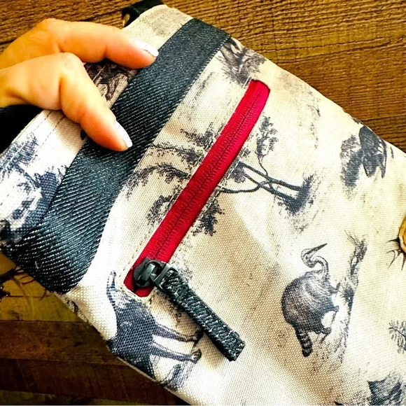 Dakine Jive Adjustable Crossbody Handbag - Picture 5 of 8